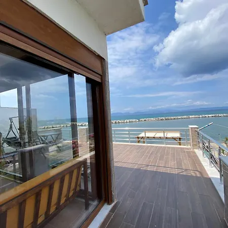 Villa Seafront *