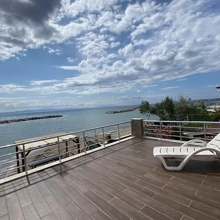 Villa Seafront *